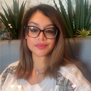 Meet your Posher, Evelyn